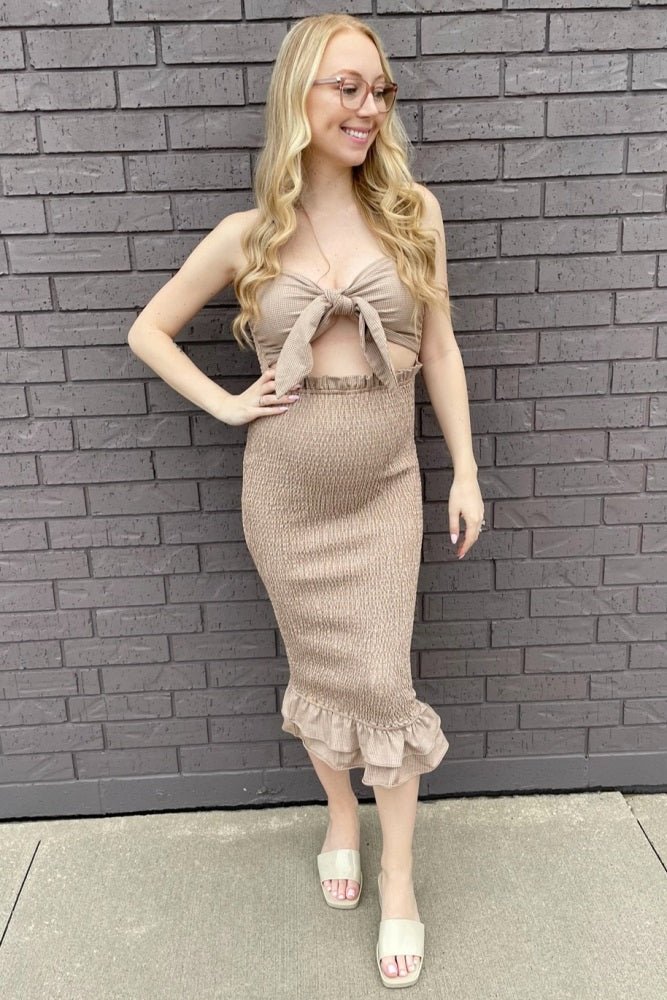 Mocha Gingham Print Smocked Fitted Self-Tie Maternity Midi Dress